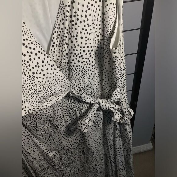 Lane Bryant Plus Size White and Black Polka Dot Faux Wrap Top Dress EUC - Picture 3 of 8